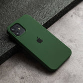 Green iPhone Silicone Cover – Soft Touch, Anti-Slip & Stylish Protection for iPhone 13